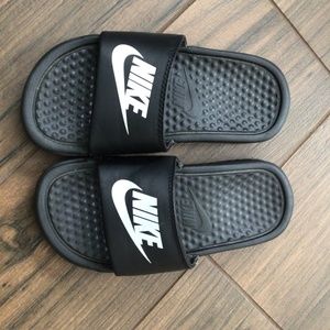 Nike" boy's sandals size 13c